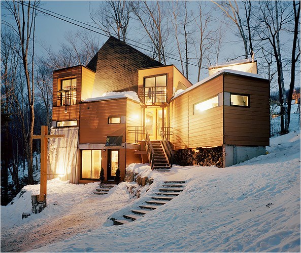 Recycled shipping containers home Quebec Canada 